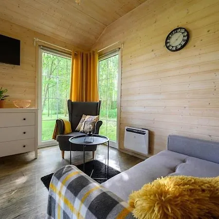 Comfortable No 3b With A Fireplace *