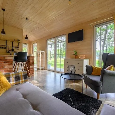 Comfortable No 3b With A Fireplace *