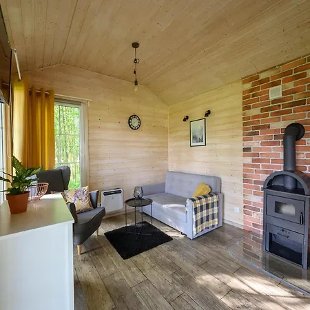 Comfortable No 3b With A Fireplace *