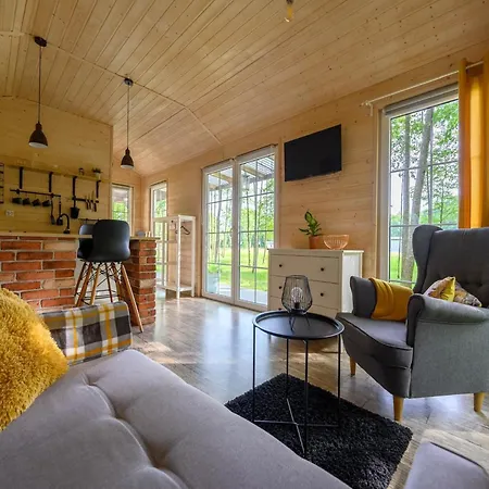 Comfortable No 3b With A Fireplace