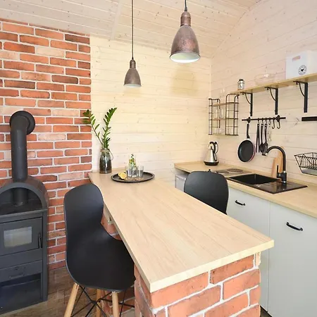 Comfortable No 3b With A Fireplace *